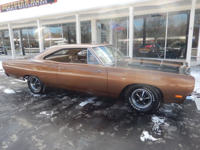 1969 Plymouth Road Runner T7 bronze match#s 383 4 speed buckets Mopar Muscle 1969 Plymouth Road Runner