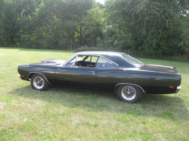 1969 Plymouth Roadrunner Base 7.2L 1969 Plymouth Road Runner roadrunner