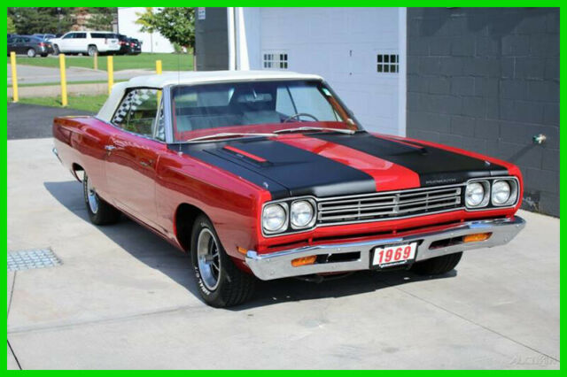 1969 Plymouth Roadrunner Convertible 4-Spd Matching Numbers LOW RESERVE 1969 Plymouth Road Runner Convertible