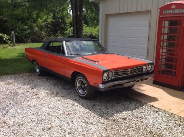 1969 Plymouth roadrunner convertible Hipo 440 4 speed barn find 1969 Plymouth Road Runner