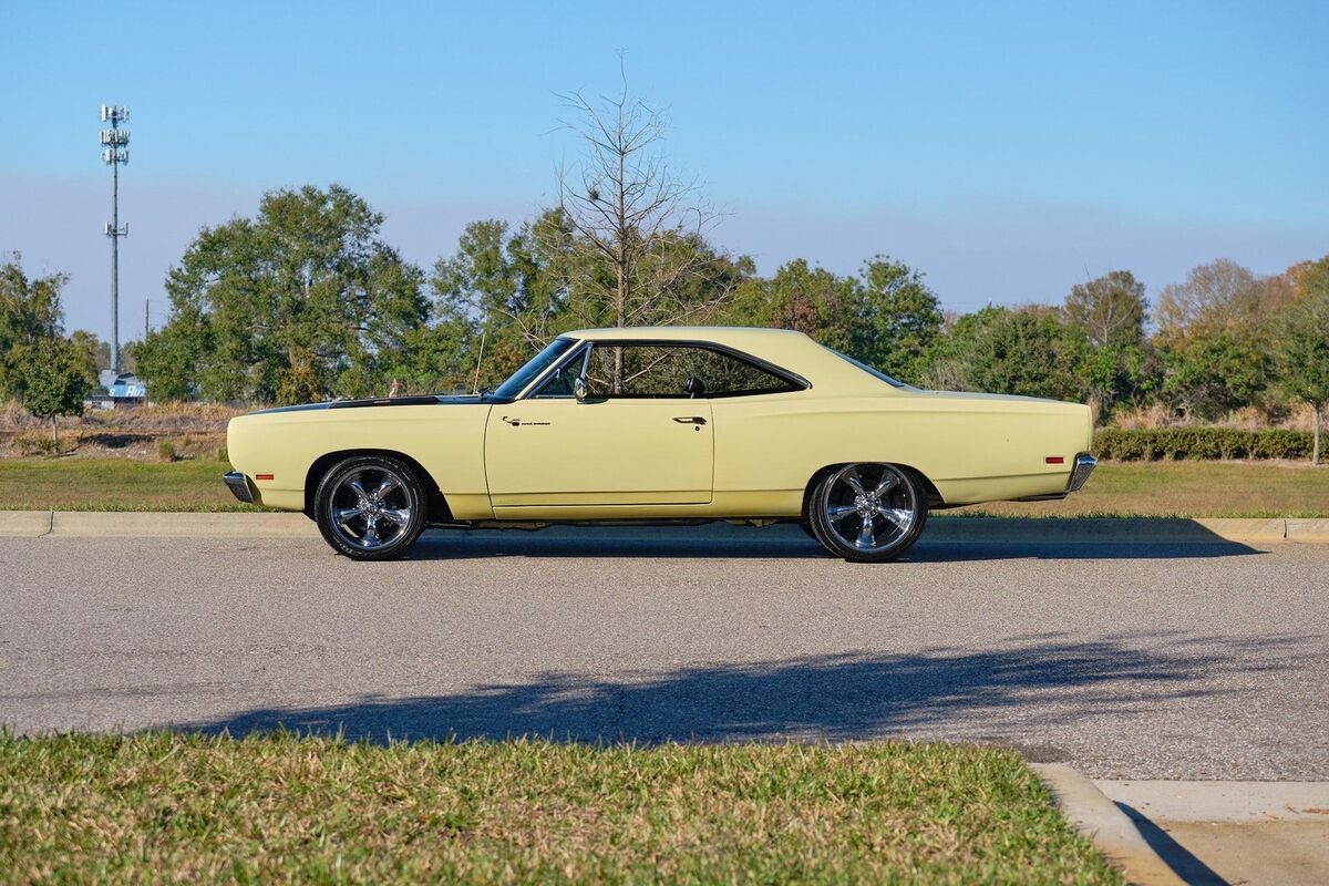 1969 Plymouth Road Runner Freshly Rebuilt 383 V8 - photo 2