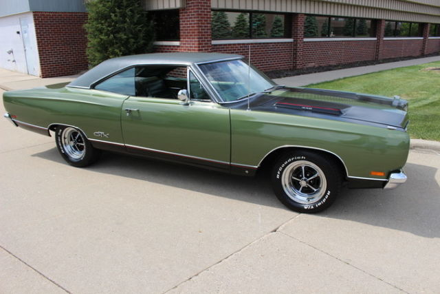 1969 Plymouth Road Runner GTX