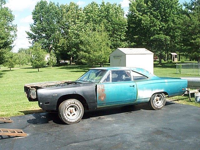 1969 plymouth roadrunner,383,4spd,super solid body and undercarriage,tons parts 1969 Plymouth Road Runner
