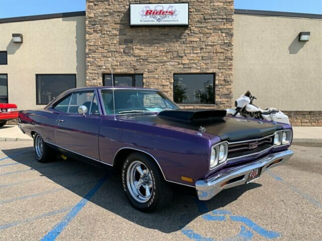 1969 Plymouth TRUE GTX Automatic 440 plum crazy purpte 1969 Plymouth GTX