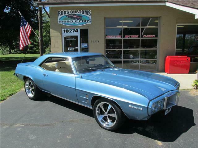 1969 Pontiac Firebird 4 speed