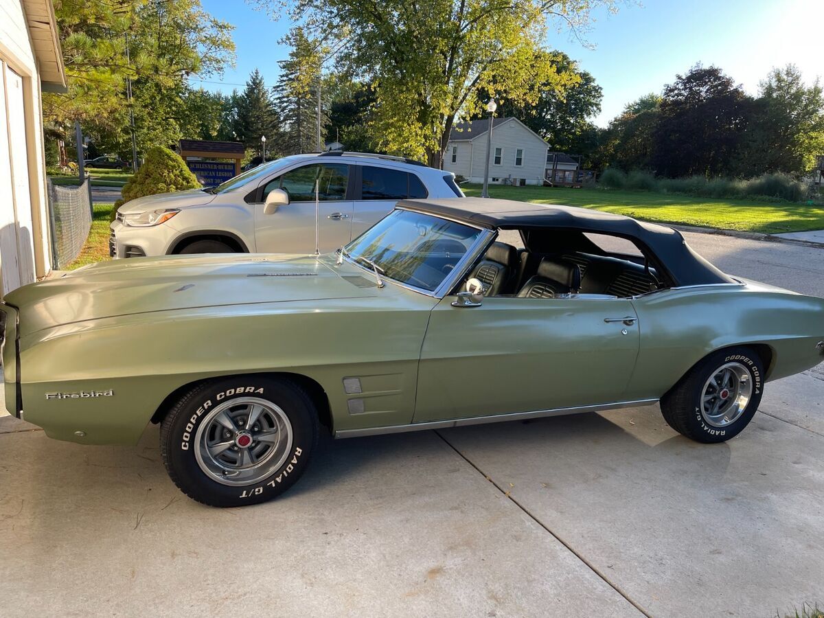 1969 Pontiac Firebird Convertible 4.1 liter Engine, 3 Speed Manual 1969 Pontiac Firebird Convertible