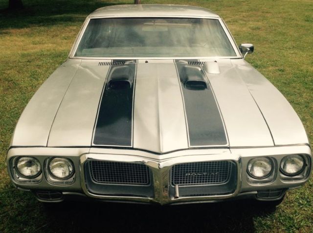 1969 Pontiac Firebird is powered by a 350 Chevy Engine, Automatic Transmission 1969 Pontiac Firebird