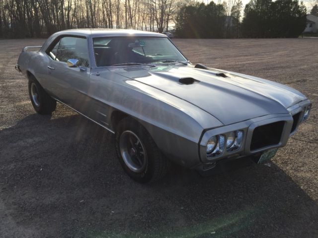 1969 Pontiac Firebird Supercharged 4 speed chevy 350 1969 Pontiac Firebird Base