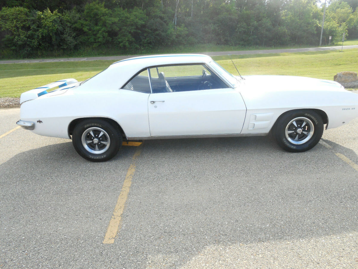 1969 Pontiac Firebird - photo 2