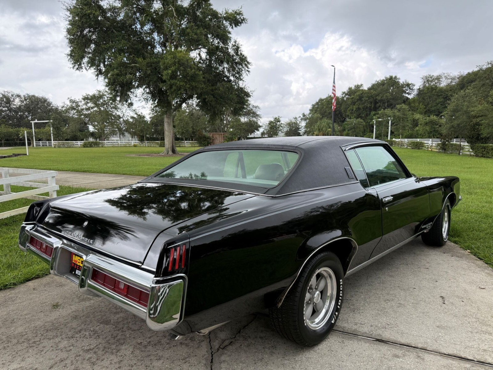 1969 Pontiac Grand Prix - photo 2