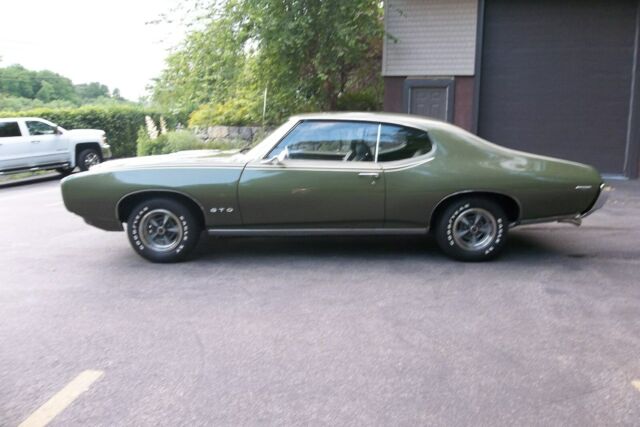 1969 Pontiac GTO - photo 2