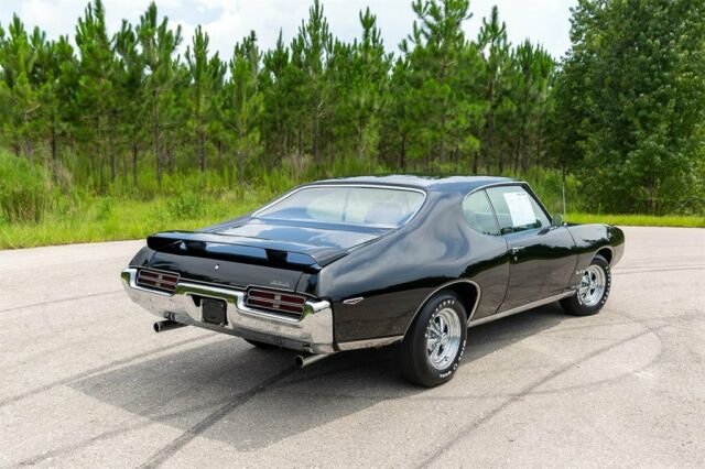 1969 Pontiac GTO 2D - photo 12