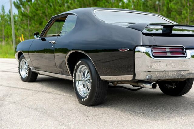 1969 Pontiac GTO 2D - photo 9