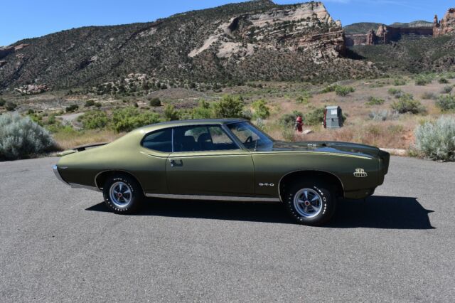 1969 pontiac GTO judge rare 4 speed 69 ram air lll 400 restored frame off 70 1969 Pontiac GTO judge