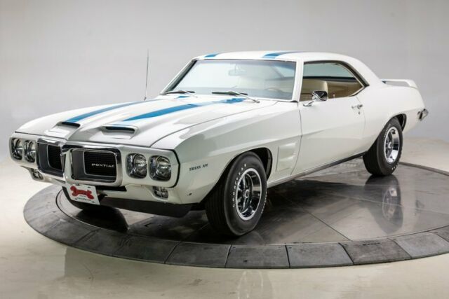 1969 Pontiac Trans Am 400 Ram Air III V8 3 Speed Automatic Coupe White 1969 Pontiac Trans Am --