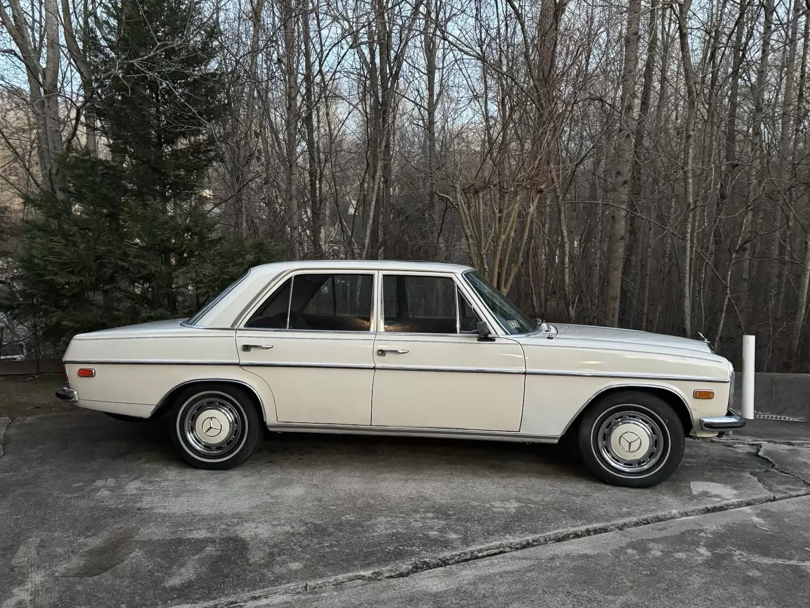 1969 Mercedes-Benz 200-Series - photo 2