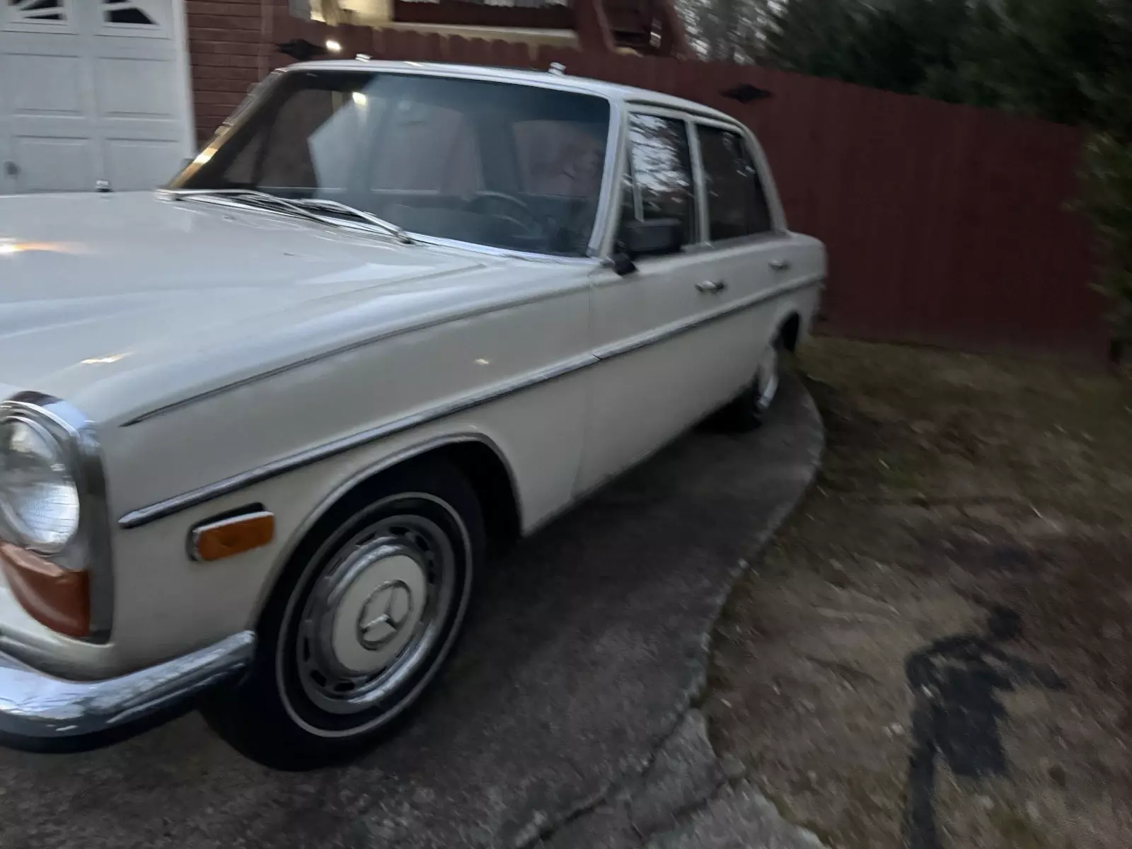 1969 Mercedes-Benz 200-Series - photo 6
