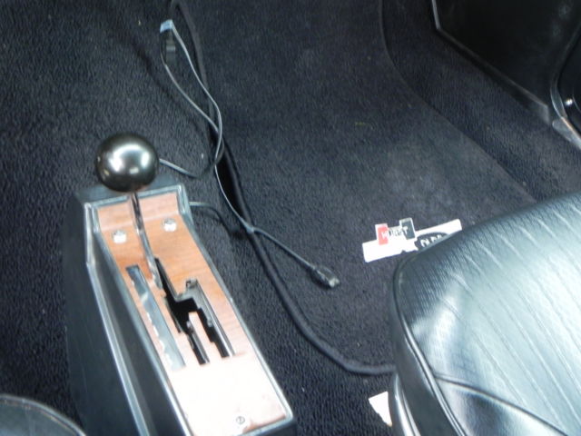 1969 Oldsmobile 442 cameo white, fire frost gold with black pin strip - photo 12
