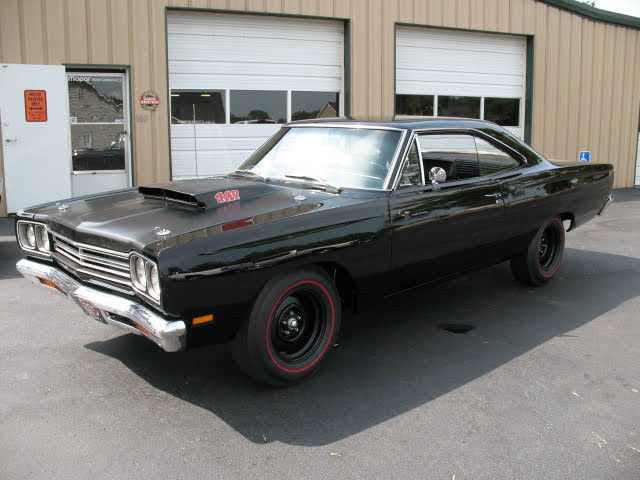 1969 ROAD RUNNER INDY 500ci 6 PACK CAR IS HODGE RESTORED BLACK ON BLACK FLAWLESS 1969 Plymouth Road Runner