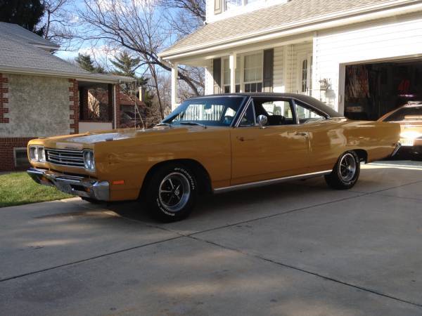 1969 Road Runner Roadrunner Mopar Plymouth 383 musclecar bahama yellow 1969 Plymouth Road Runner
