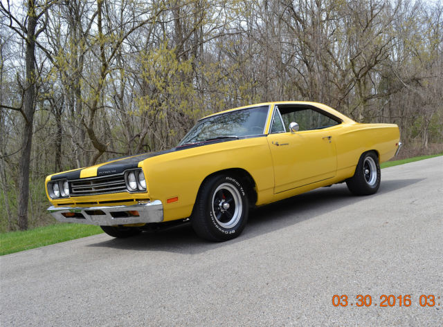 1969 ROADRUNNER 440 6PAC 4SPD LOADED TRIBUTE SOLID BEAUTIFUL YELLOW VERY NICE 1969 Plymouth Road Runner 440 SIX BARREL