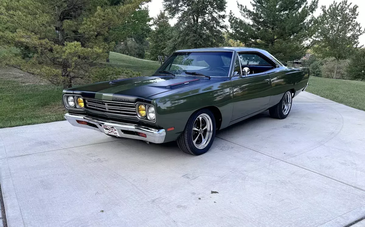 1969 ROADRUNNER RM23 383 4SPD PS PDB HIGH QUALITY FULL ROTISSERIE RESTORED 1969 PLYMOUTH RM23 ROADRUNNER 383 4SPD PS PDB BUCKETS ROTISSERIE