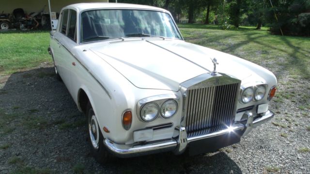 1969 Rolls Royce silver Shadow. Been in storage many years. Needs some work. 1969 Rolls-Royce Silver Shadow