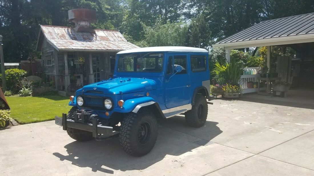 1969 Toyota FJ40 Land Cruiser, Rebuilt & Balanced V8 (2000 miles) 3 speed 4x4 1969 Toyota Land Cruiser - Super Duty Bumpers, Fender Flares, Diamond Plating.