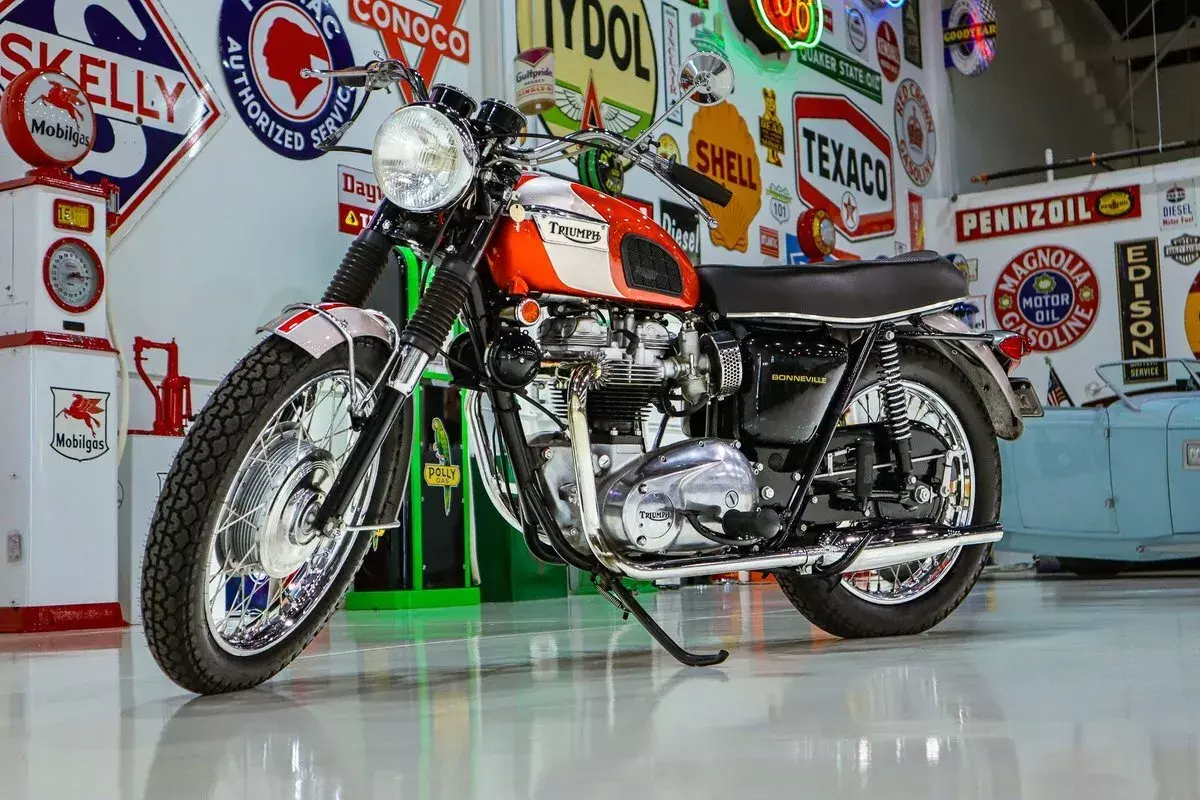 1969 Triumph BONNEVILLE 650 T120R
