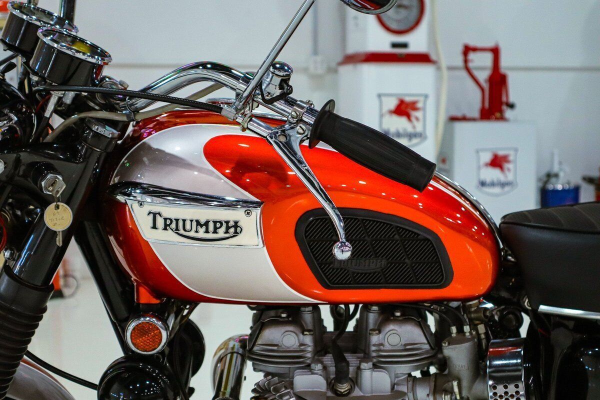 1969 Triumph BONNEVILLE 650 T120R - photo 10