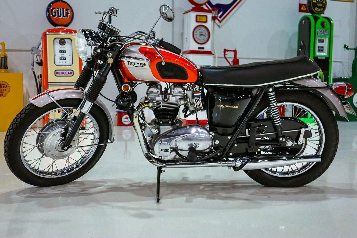 1969 Triumph BONNEVILLE 650 T120R - photo 11