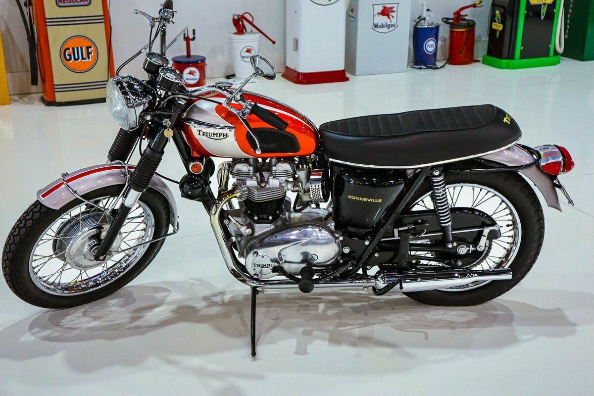 1969 Triumph BONNEVILLE 650 T120R - photo 12