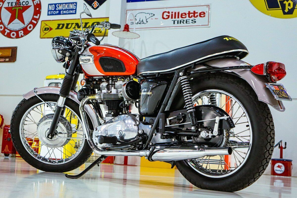 1969 Triumph BONNEVILLE 650 T120R - photo 13