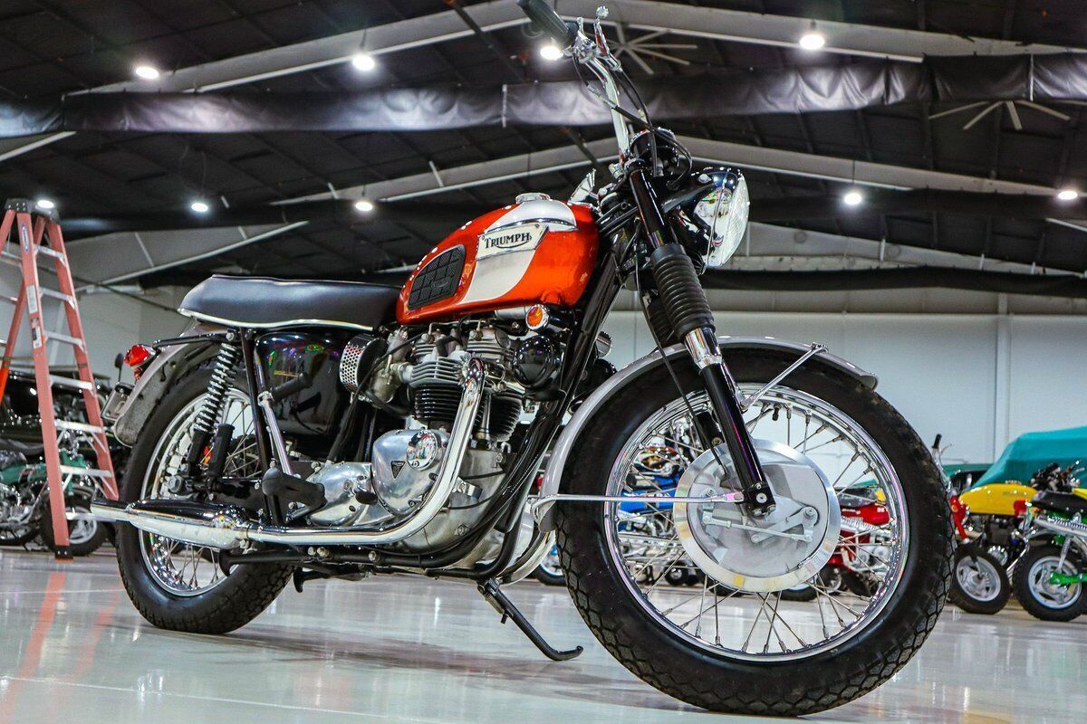 1969 Triumph BONNEVILLE 650 T120R - photo 3