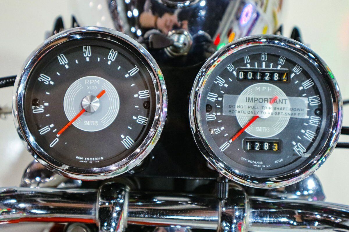 1969 Triumph BONNEVILLE 650 T120R - photo 9