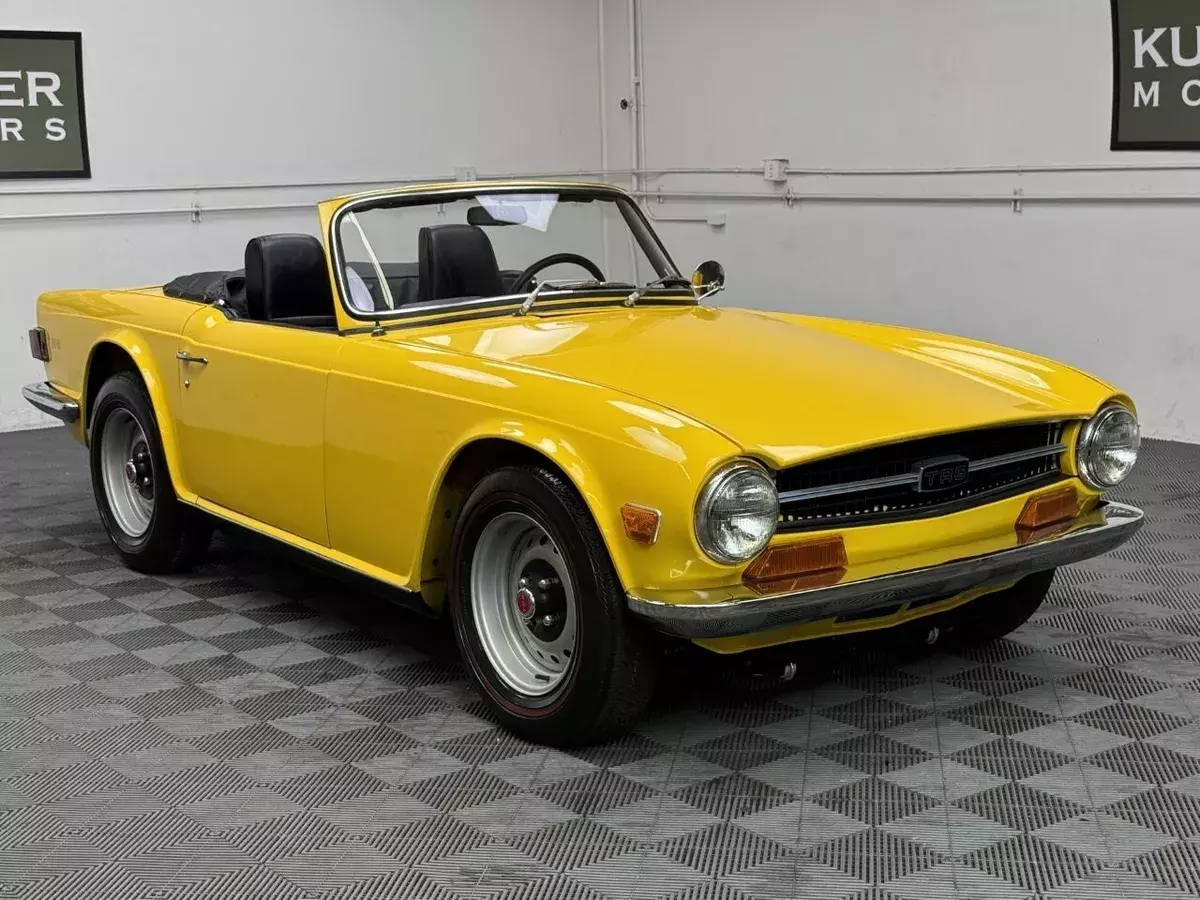 1969 TRIUMPH TR6 CONVERTIBLE. INCA YELLOW WITH BLACK TRIM. TRIPPLE WEBERS. 1969 Triumph TR-6