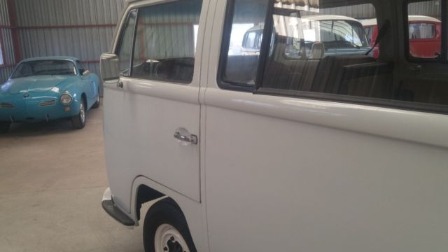 1969 Volkswagen Bus/Vanagon Camper van - photo 4