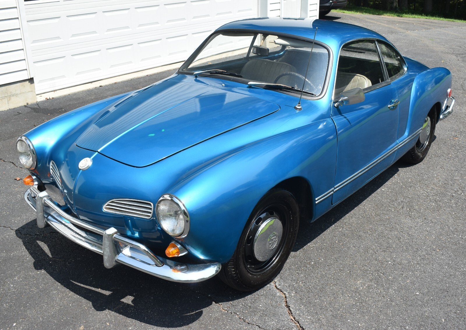 1969 Volkswagen Karmann Ghia Neptune Blue 1500 cc 4-Speed - photo 2