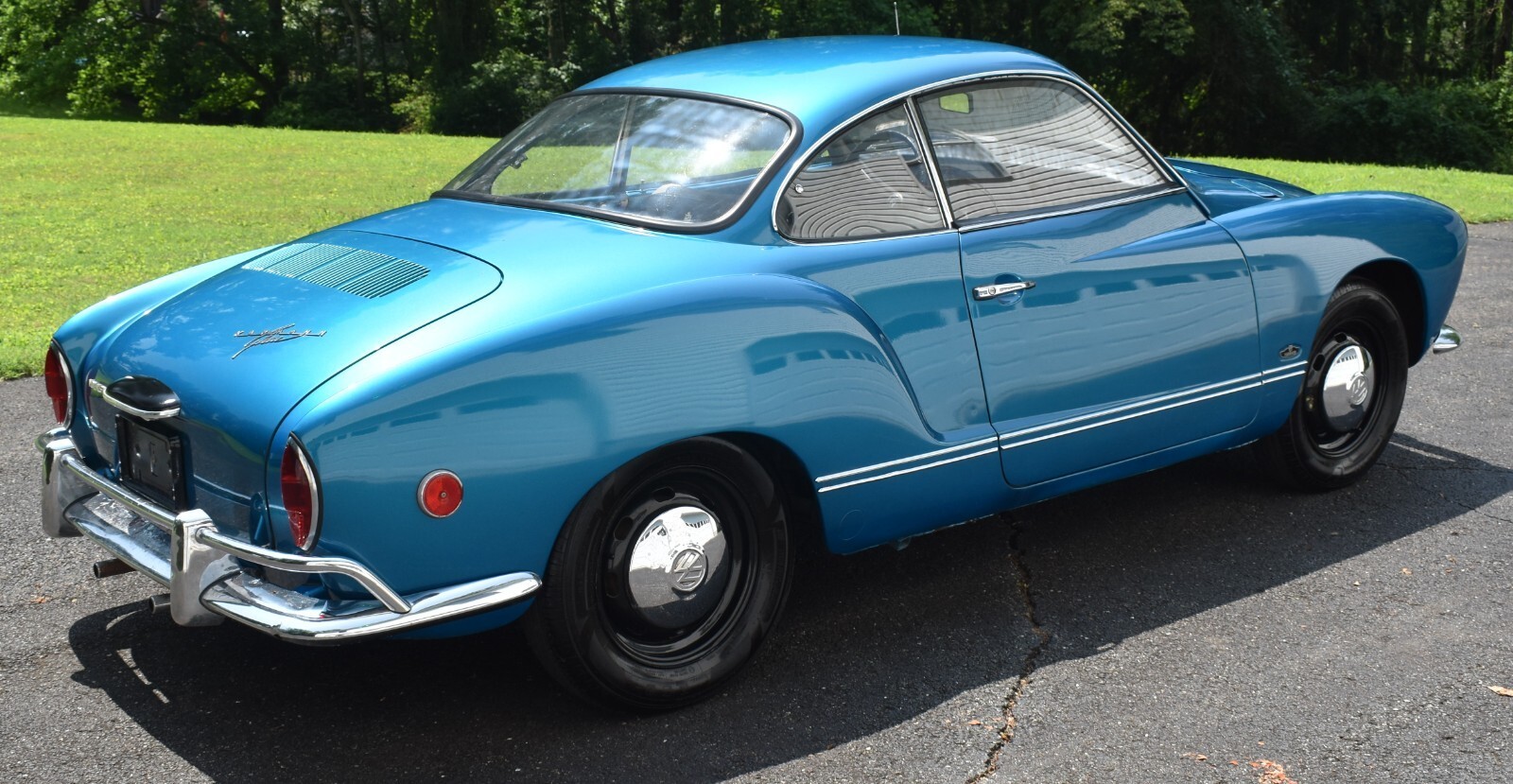 1969 Volkswagen Karmann Ghia Neptune Blue 1500 cc 4-Speed - photo 7
