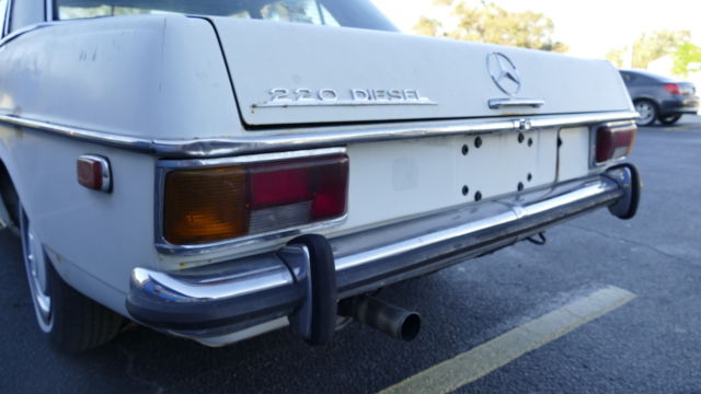 1970 Mercedes-Benz 200-Series 220D - photo 12