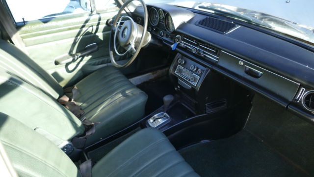 1970 Mercedes-Benz 200-Series 220D - photo 4