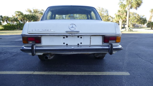 1970 Mercedes-Benz 200-Series 220D - photo 5