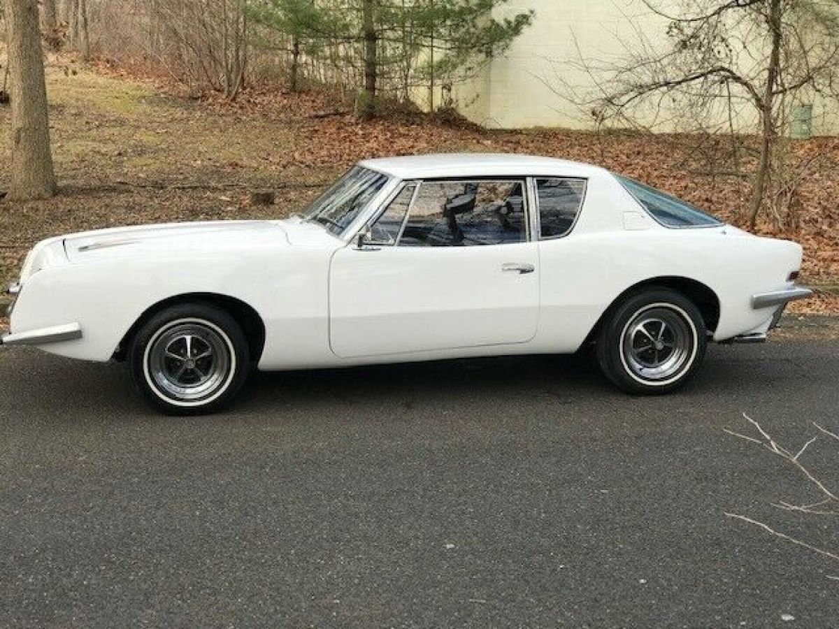 1970 Studebaker Avanti - photo 2