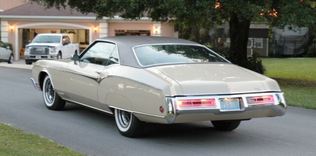 1970 Buick Riviera - photo 2