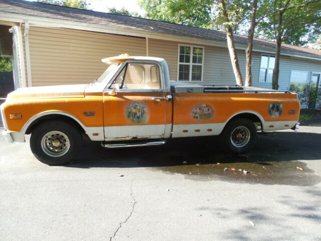 1970 C10 Chevrolet pickup W/ manual transmission and 400 small block engine 1970 Chevrolet C-10
