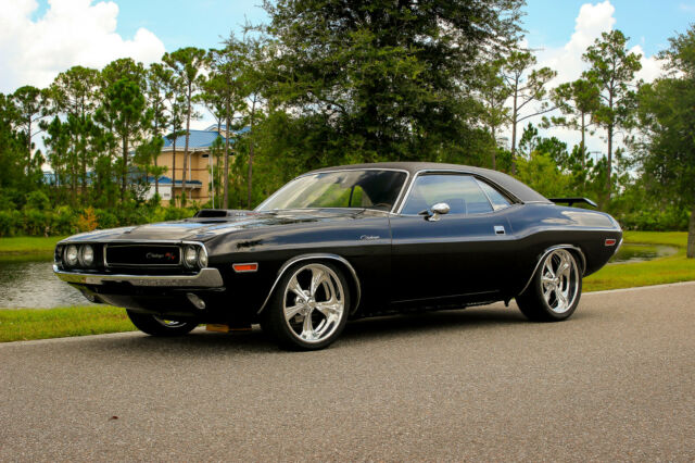 1970 Dodge Challenger - photo 2