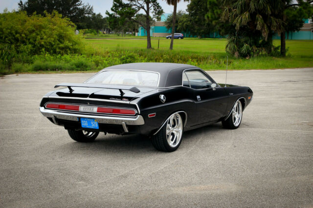 1970 Dodge Challenger - photo 5