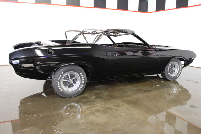1970 Dodge Challenger convertible - photo 3