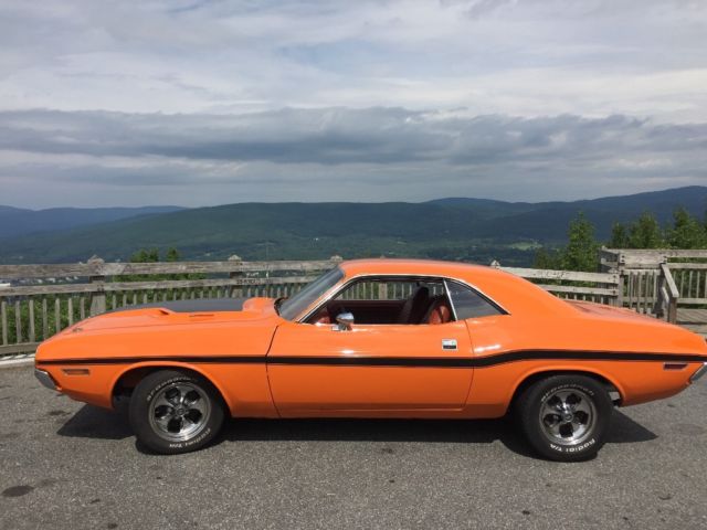 1970 Dodge Challenger - photo 2