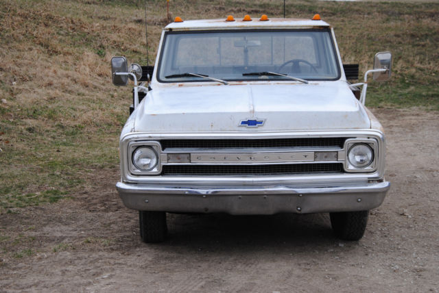 1970 CHEVROLET 1 TON TRUCK 1970 Chevrolet C/K Pickup 3500 Flat Bed w/GN Hitch